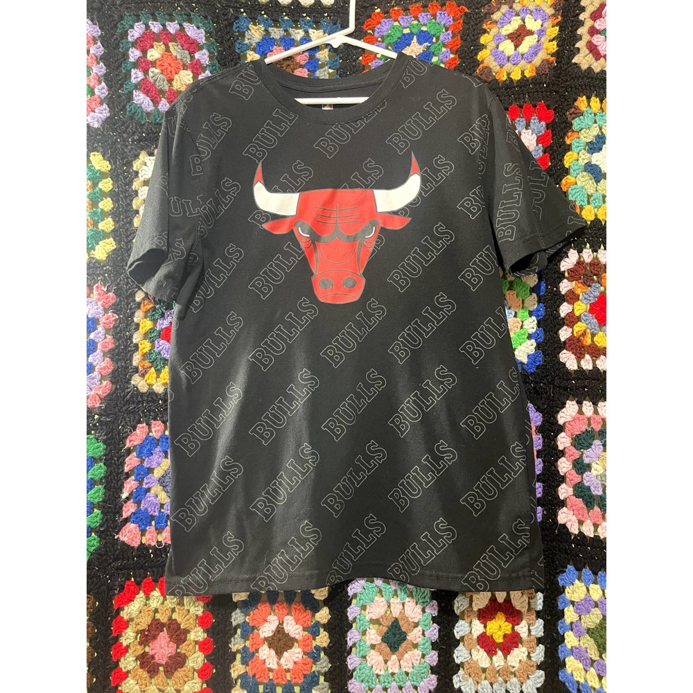 NBA Chicago Bulls All-Over Print Center Logo Tee Large
